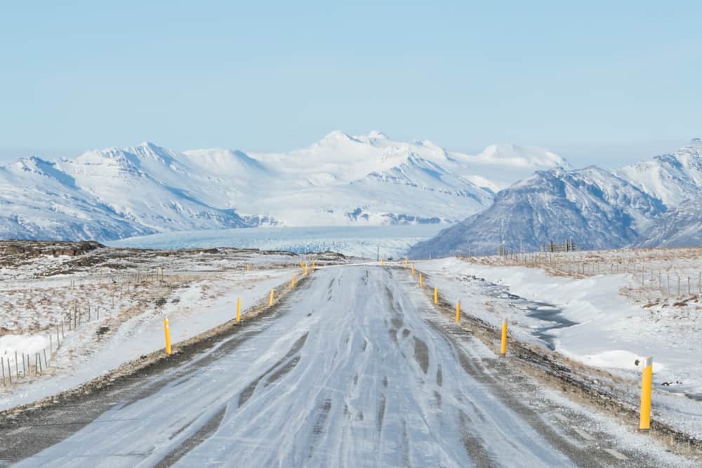 get insurance when renting a car in Iceland for driving on snowy road